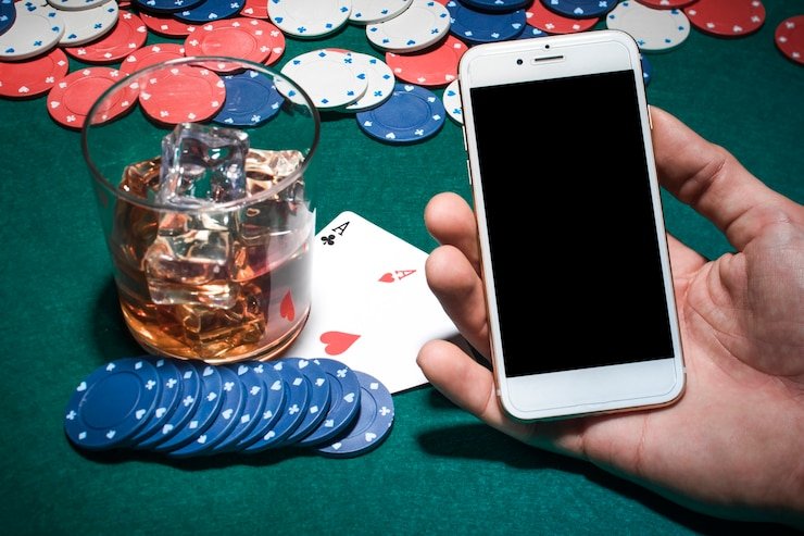 Pengguna maxwin25 memeriksa riwayat deposit dan batas transaksi di smartphone dengan tenang